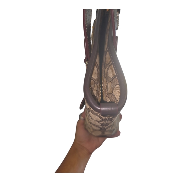 COACH NWOT F58282 OUTLINE SIGNATURE ZIP TOP TOTE Khaki Brown - Picture 6 of 16